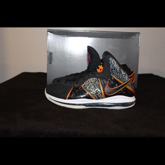 Lebron very limited looney tune main image 9